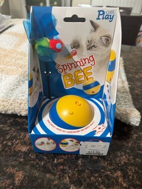 Catit Spinning Bee Cat Toy